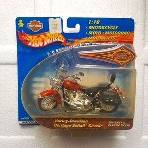 2000 Hot Wheels 1:18 Harley Davidson Heritage Softail Classic Motorcycl.Unopened